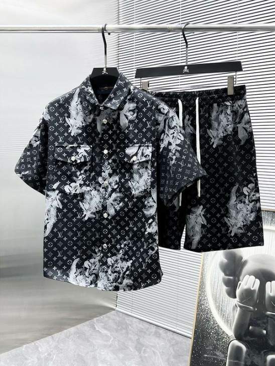 Picture of LV Shirt Pant Suits _SKULVM-3XL25mr3523161